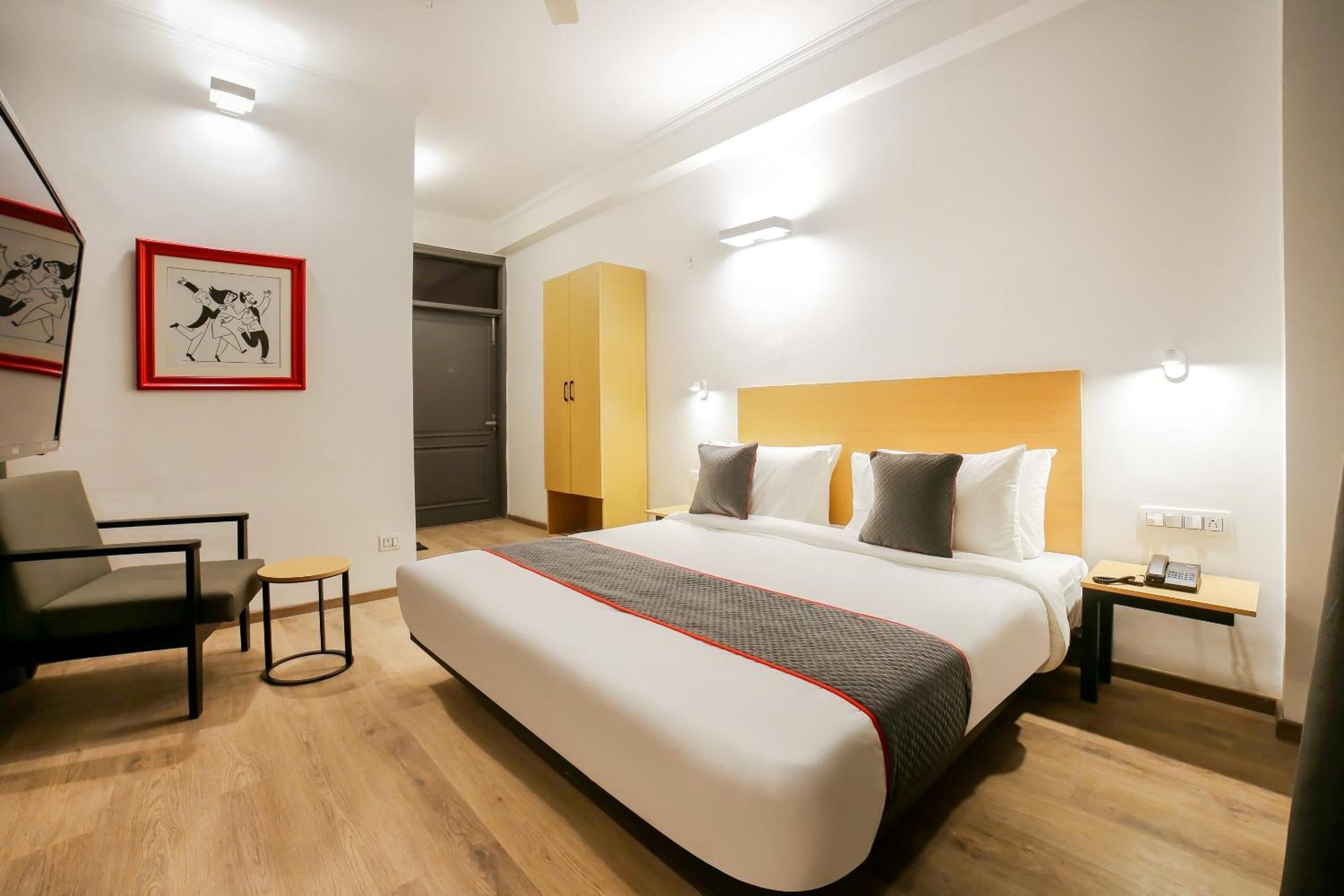 Townhouse 330 Dlf Phase-2 Near Leisure Valley Park Gurgaon Exterior photo